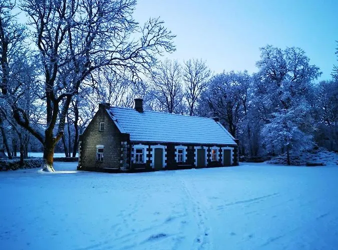 מלון Vanatoa Taluhotell *