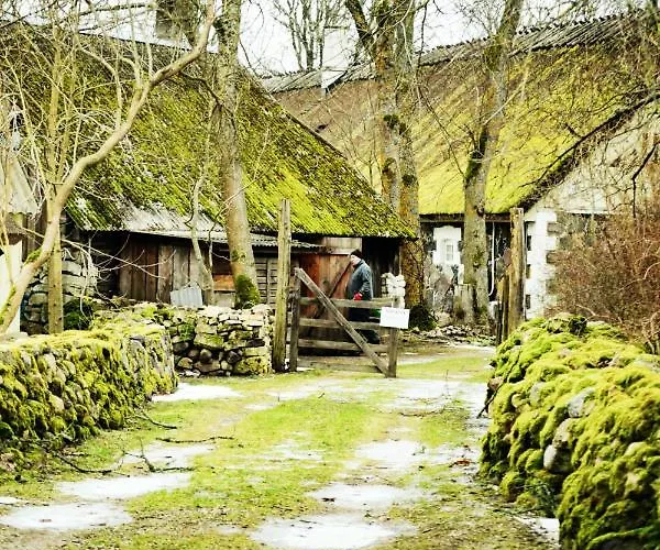 Vanatoa Taluhotell *