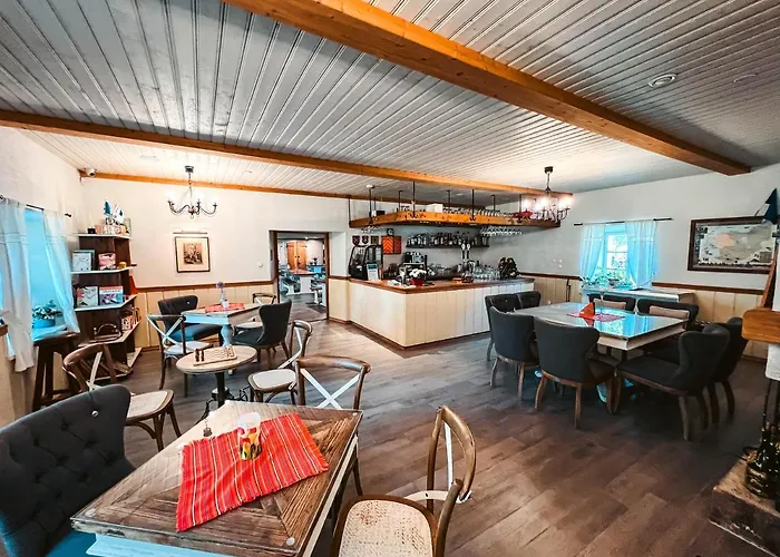 Vanatoa Taluhotell *