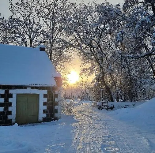 מלון Vanatoa Taluhotell