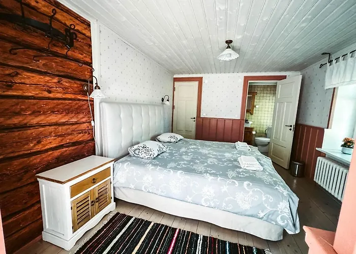 Vanatoa Taluhotell *