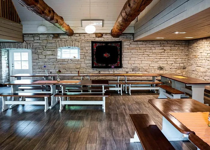 Vanatoa Taluhotell מלון